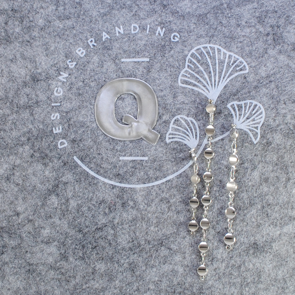 Термоаппликация "Q" (design & branding), 10*7,5см, белый, серебро, подвески-цепочки, шт. Термопереводки Резиновые, Термопленка