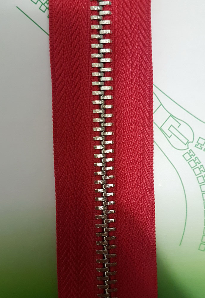 Змейка металлическая №5 85см, О/Е, Nickel и красная ткань, шт. Змейка Металл