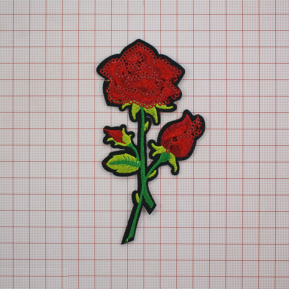 Аппликация клеевая пайетки Роза с бутоном 12,5*7см зеленый, светло-зеленый, красные нити, красные пайетки. Аппликации клеевые Пайетки
