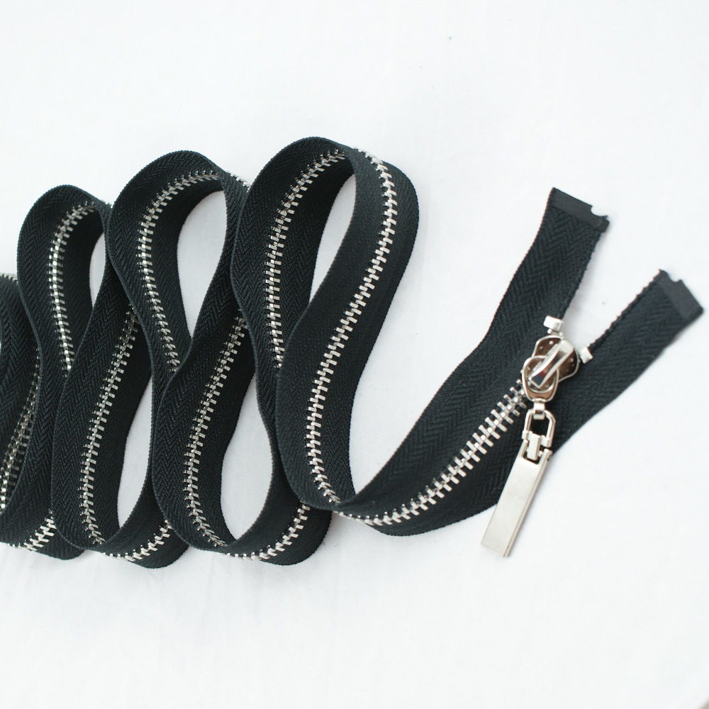 Змейка металлическая  №5 110см O/Е NIKEL, черная ткань, двусторонняя, шт. Змейка Металл