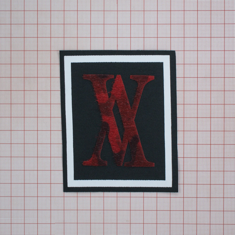 Нашивка тканевая V V 8,4*10,6см черный, белый, красный, шт. Нашивка Ткань