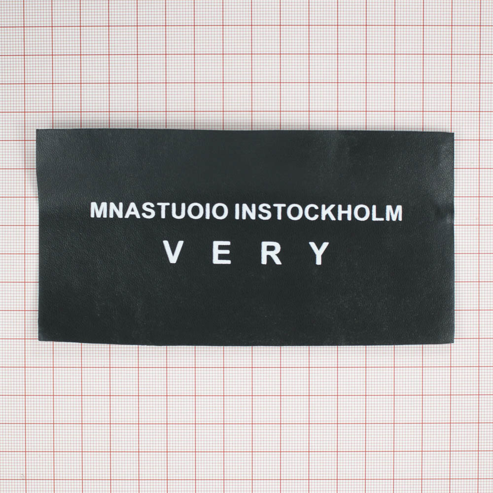 Нашивка кожзам VERY 7.5*14.5см, черный фон, белые буквы, шт. Нашивка Кожзам