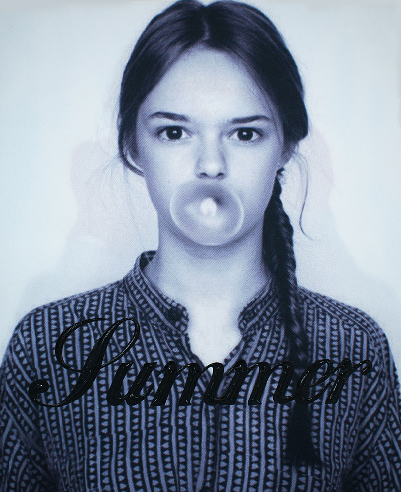 Аппликация пришивная Девушка со жвачкой 22*28см, черный, белый, серый, шт. Аппликации Пришивные Постер