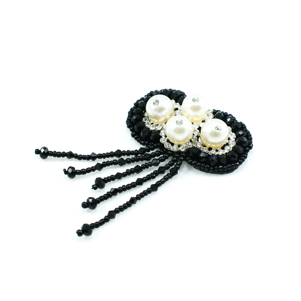 Аппликация декор черный бисер, 4 крупные жемчужины. Аппликация Декор
