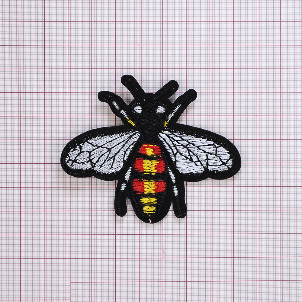 Аппликация клеевая вышитая Пчела черная 6,3*7,8см черный, белый, красный, желтый, шт. Аппликации клеевые Вышивка