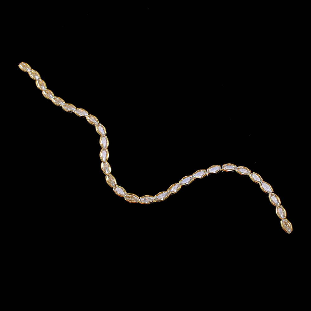 Тесьма стразы Овалы, один ряд, никель, белый, ярд. Тесьма из страз