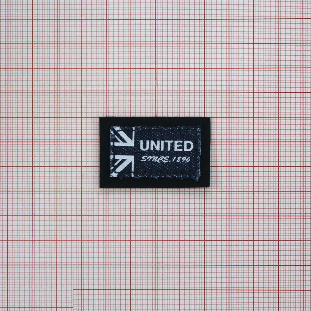 Лейба п/у UNITED, 3*4.5см, черный, синий, белый джинс. Лейба Кожзам