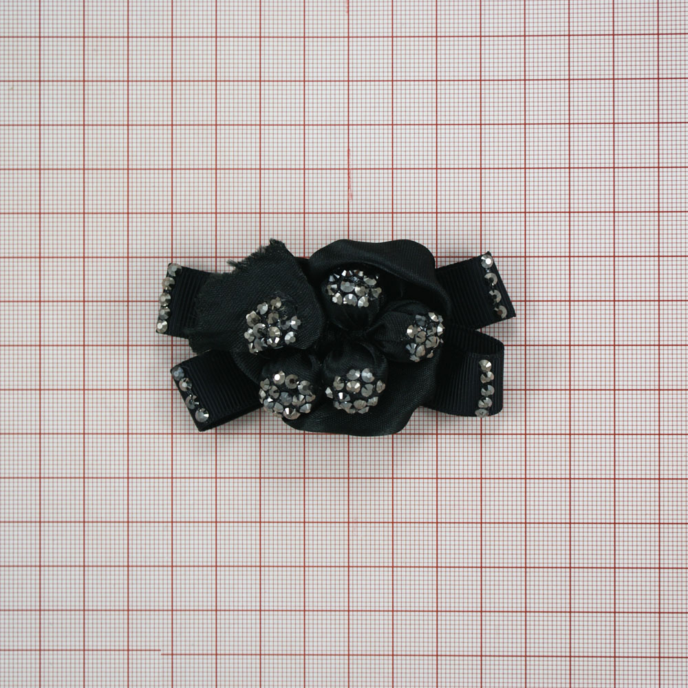 Аппликация декор  черый бант 4 ленты, 5 клубков. Аппликация Декор