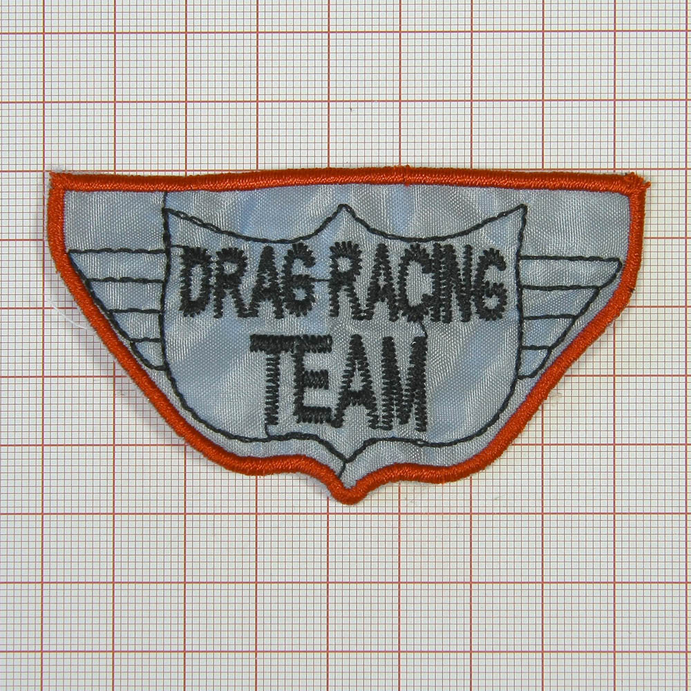 Нашивка Drag Racing Team, эмблема серая с красной каймой. Шеврон Нашивка