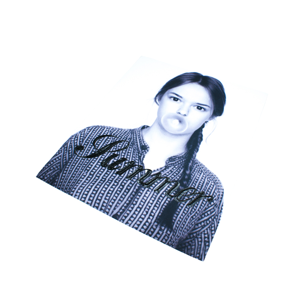 Аппликация пришивная Девушка со жвачкой 22*28см, черный, белый, серый, шт. Аппликации Пришивные Постер