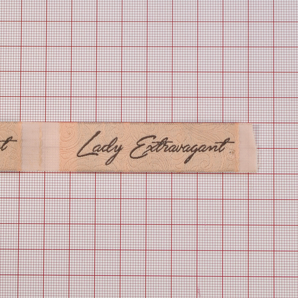 Этикетка тканевая вышитая Lady Extravagant 2см, пудреный и коричневый лого. Вышивка / этикетка тканевая