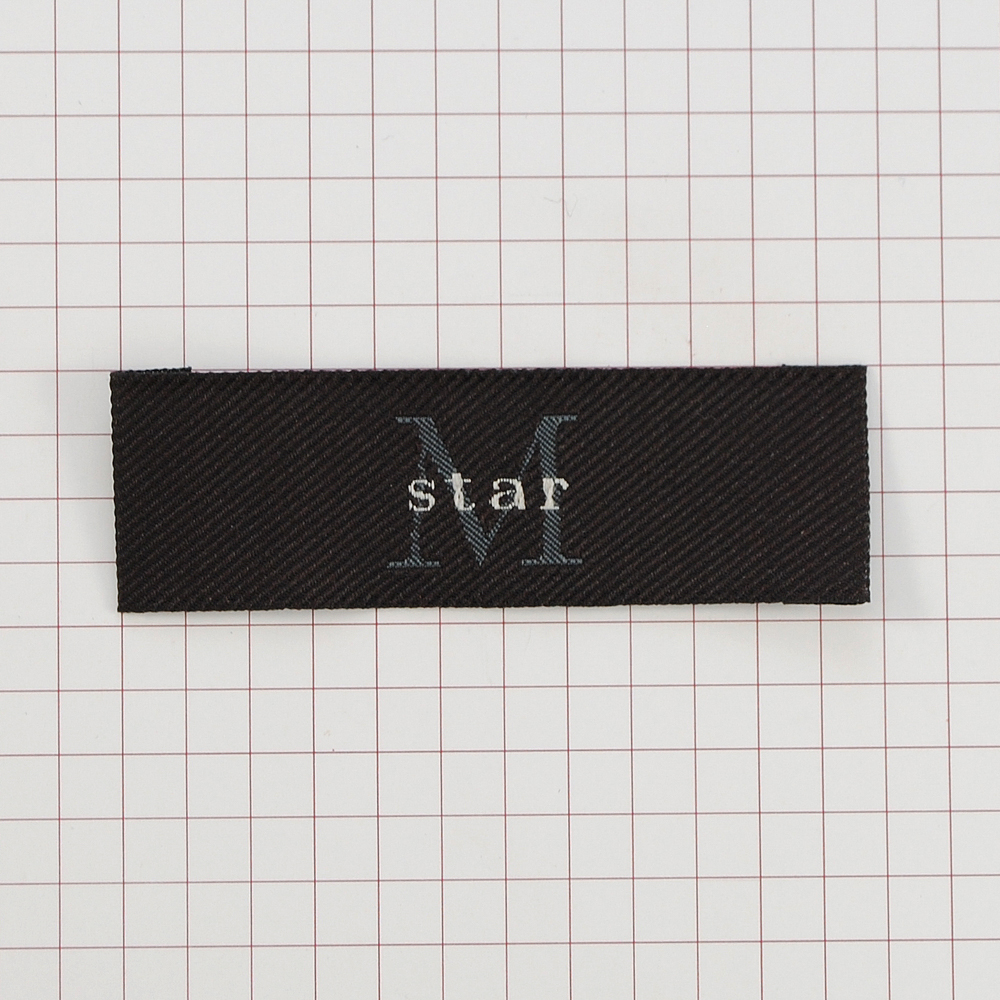 Этикетка тканевая вышитая шт. M Star 1,9см черная, шт. Вышивка / этикетка тканевая