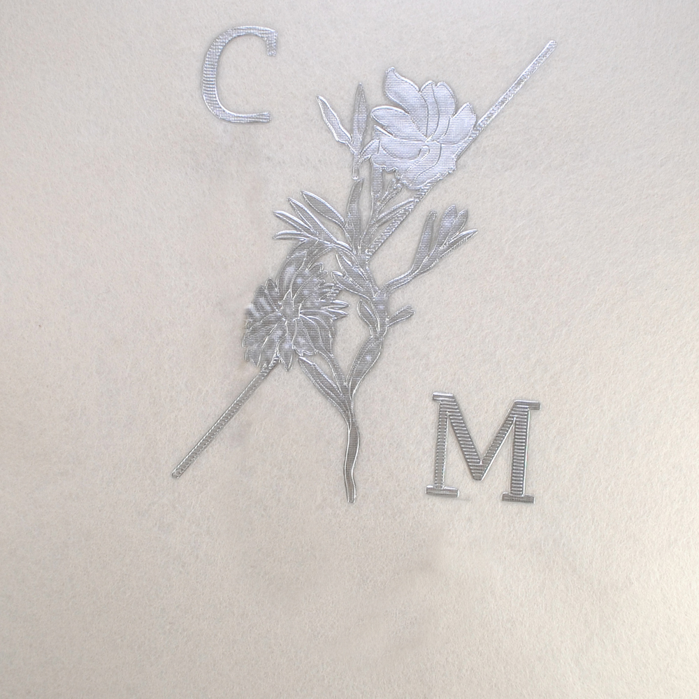 Термоаппликация "C M" (цветы), 9*12см, серебро, шт. Термоаппликации Резиновые Клеенка