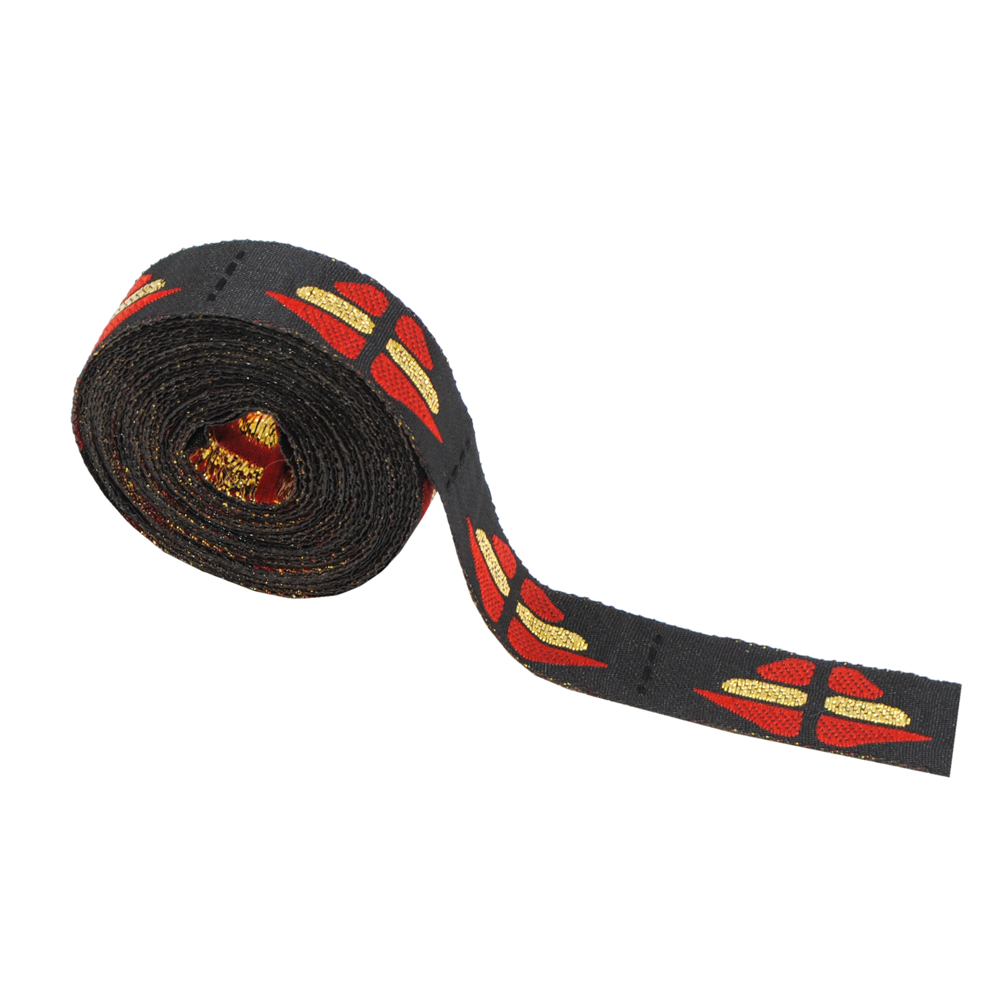 Этикетка тканевая вышитая Пирамидка /люрекс/ . Вышивка / этикетка тканевая