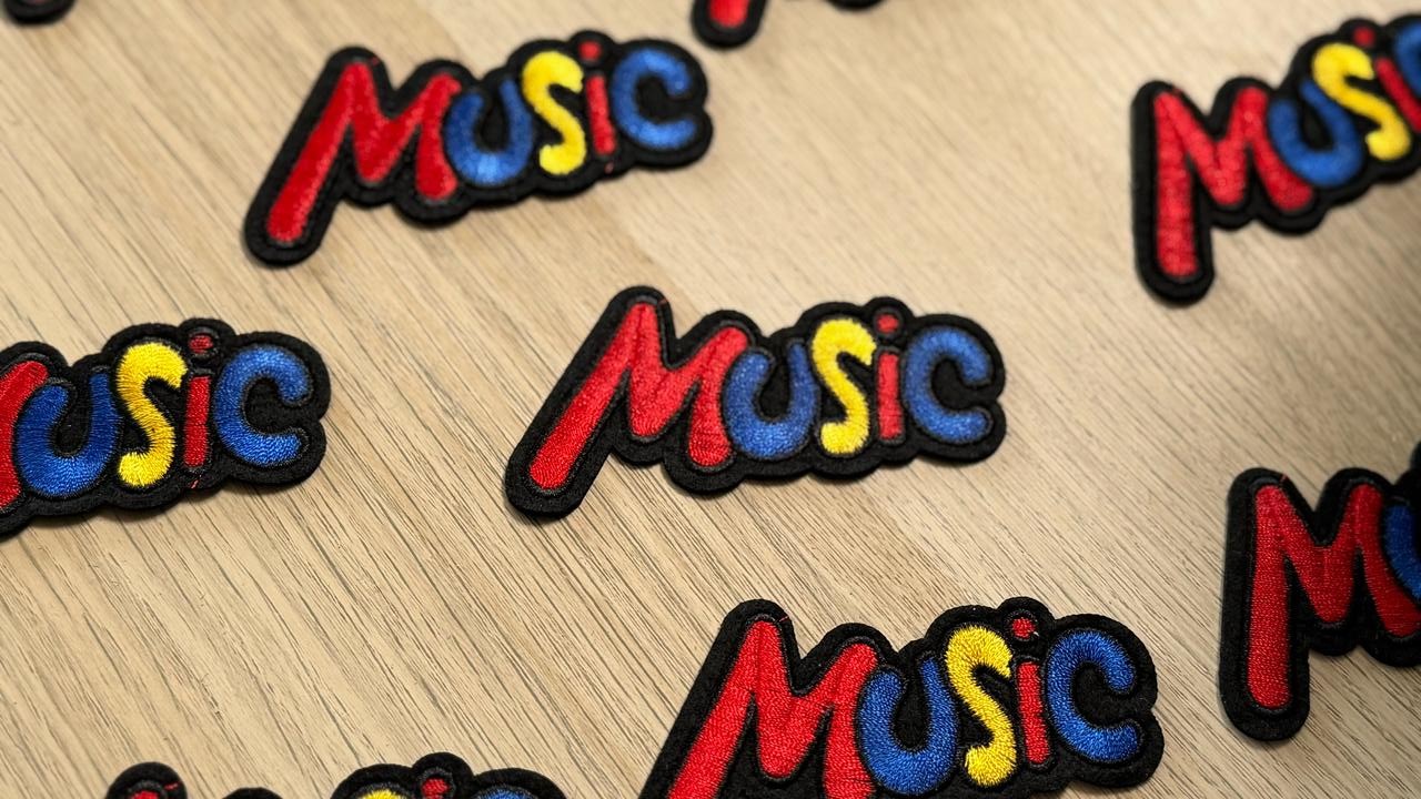 Шеврон клеевой Music, синий, красный, желтый, шт. Нашивка Ткань