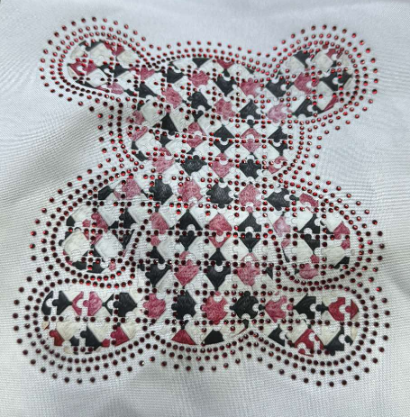 Аппликация композит, Мишка, 15,74*17,24см, DTF, SS6 красный 32589, шт. Аппликация композит