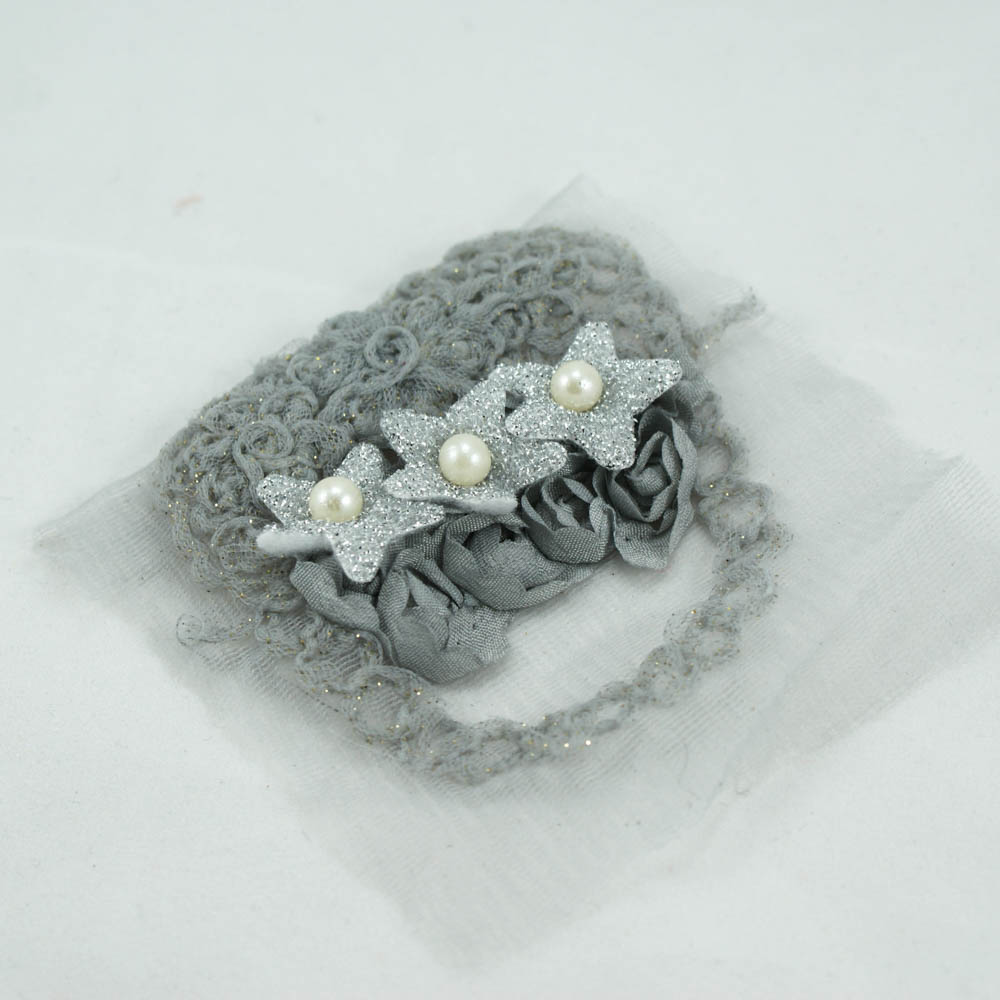 Аппликация кружевная пришивная Сумка и цветы жемчужины 7*8см серый фон, серые цветы. Аппликации Пришивные Кружевные Вязаные