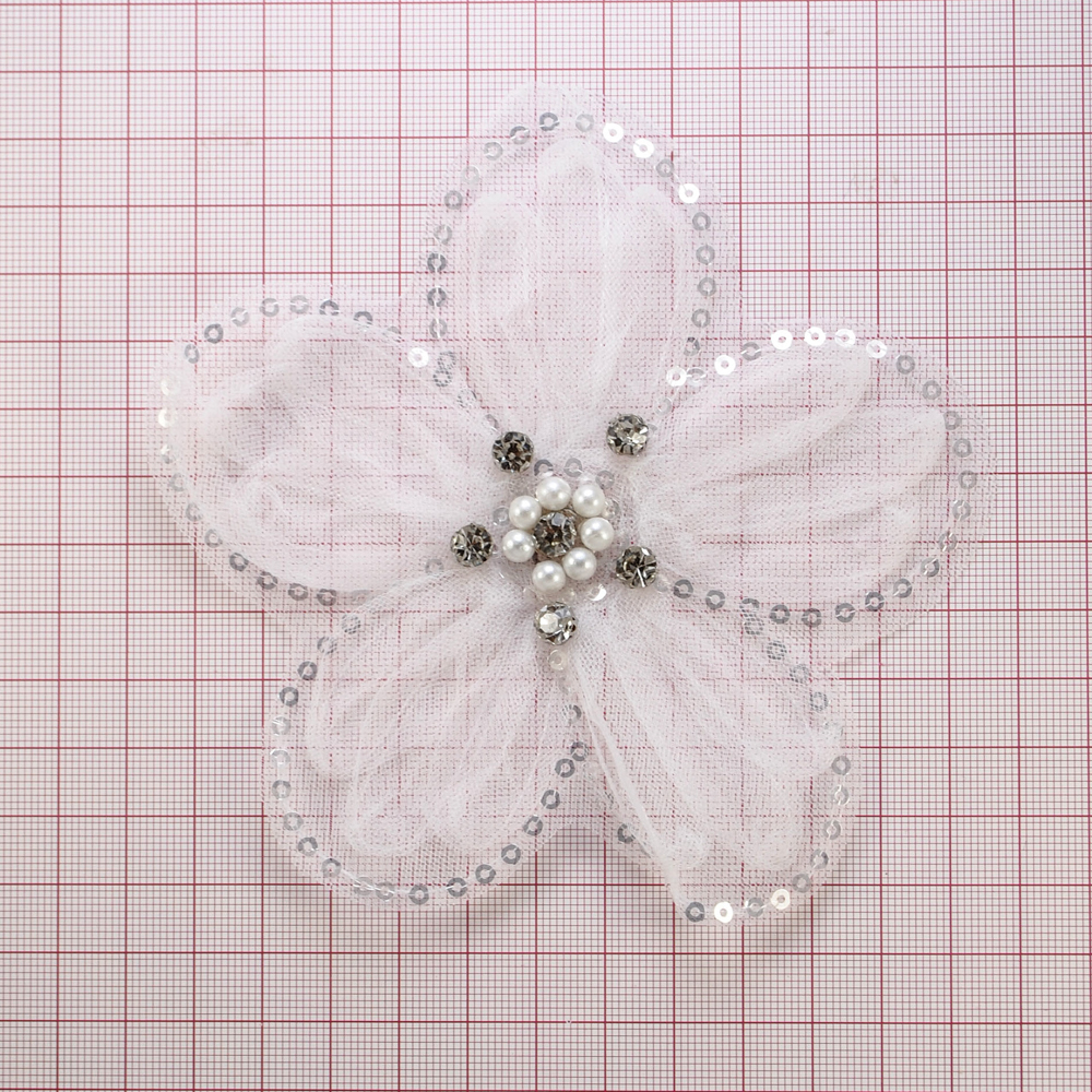 Аппликация пришивной Цветок, 13*12см, белый, бусины, стразы, шт. Аппликации Пришивные Цветы Банты