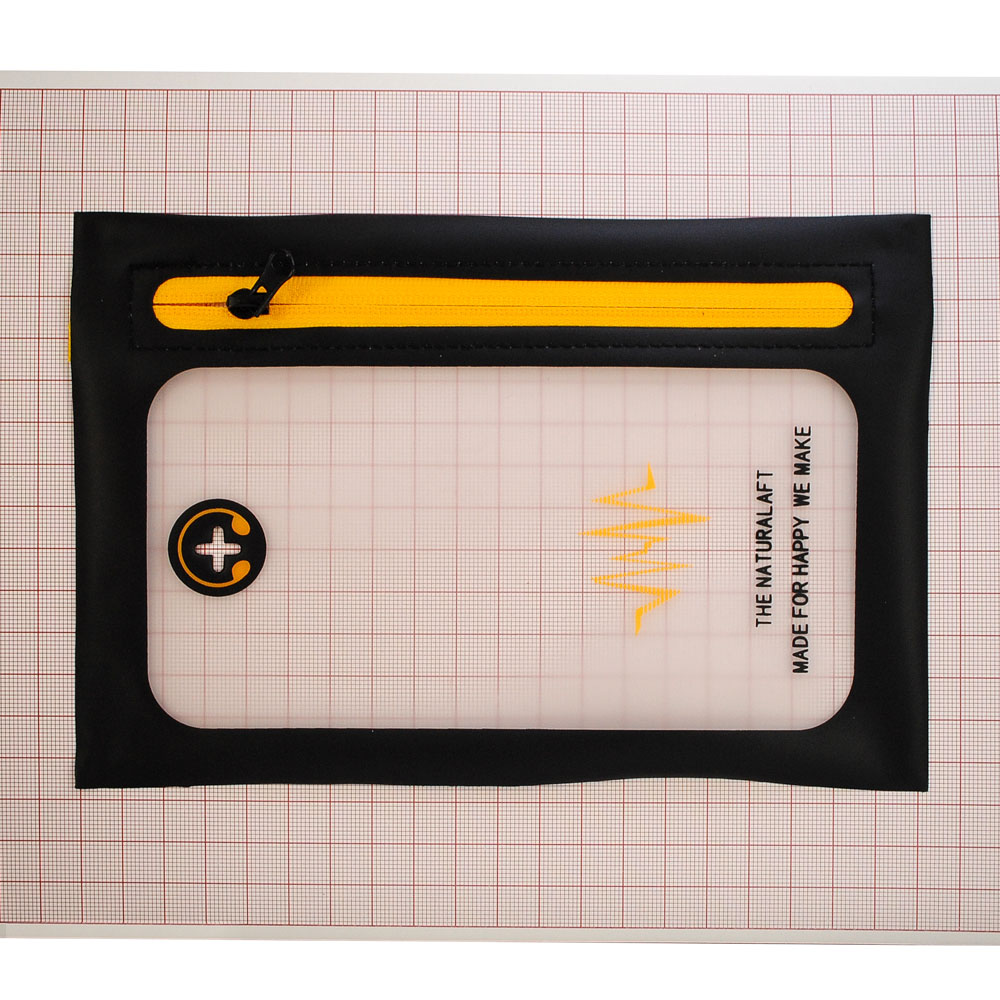 Аппликация кожзам пришивная Наушники карман  20,5*13,5см, черный и желтый, шт. Нашивка Кожзам