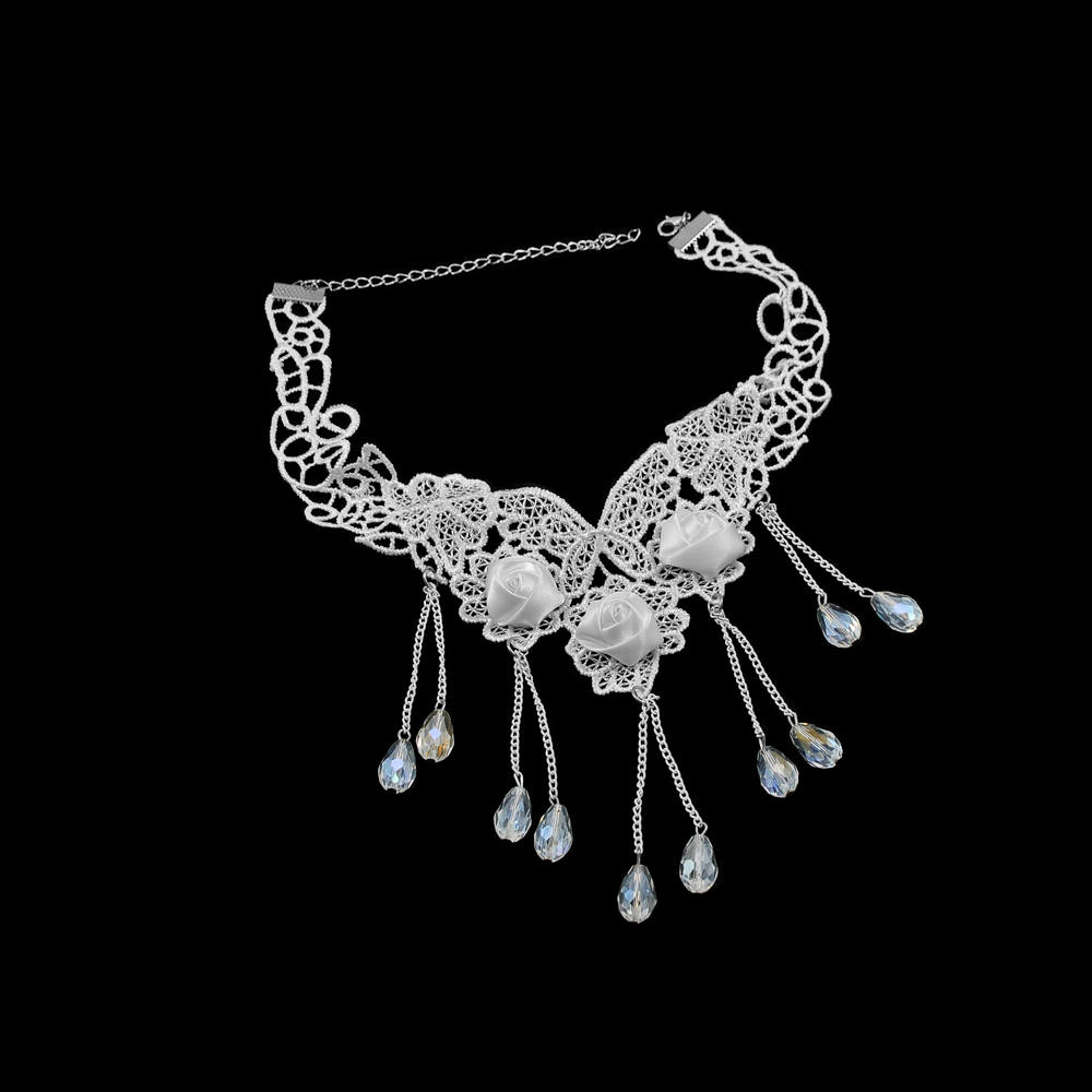 Воротник A87 белый треугольник 3 белые розочки, цепи NIK, прозрачные бусины, шт. Воротники