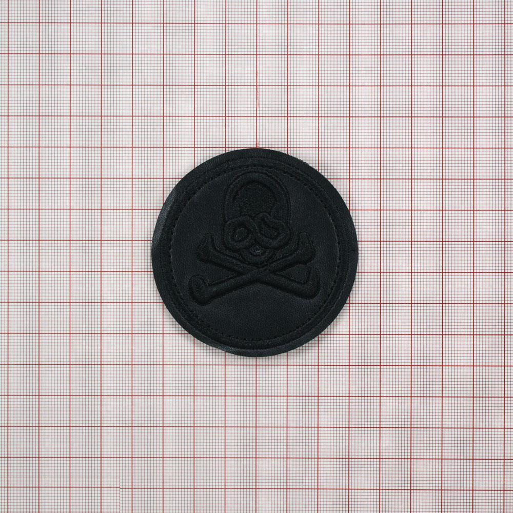 Нашивка кожзам Череп и кости 6,5см черный, вышитый лого, шт. Нашивка Кожзам