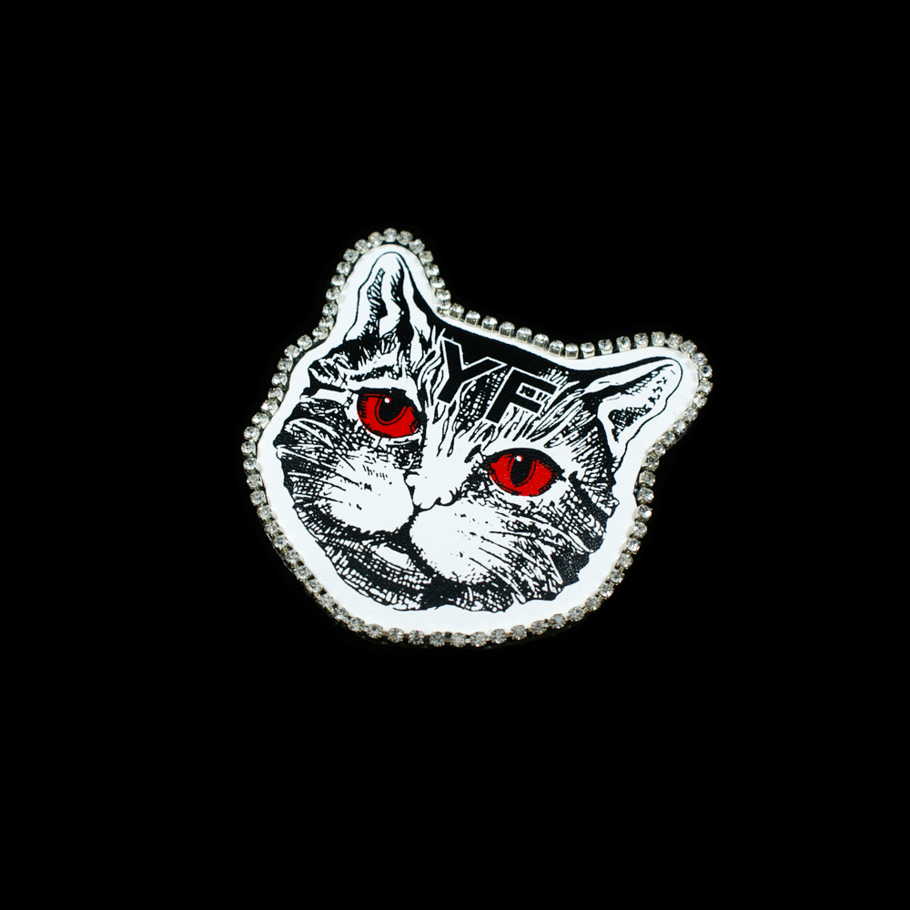 Аппликация клеевая стразы Кот 7*8см белый, черный, красные глаза, белые камни, шт. Аппликации клеевые Стразы комб.