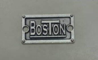 Лейба металл BosTon 16*9мм, выпуклый лого, OLD ZINC, шт. Лейба Металл