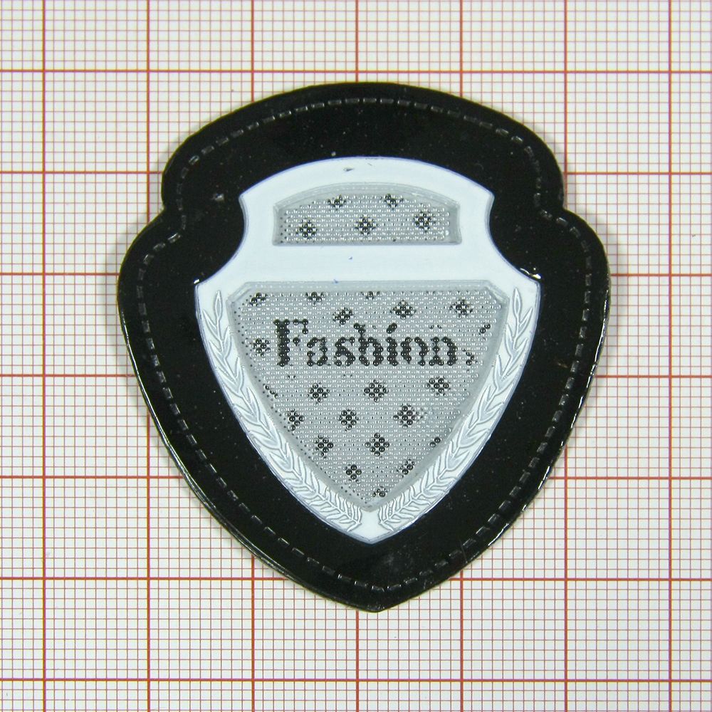 Лейба кожзам 3D FASHION Герб черно-белая 46*51мм, шт. Лейба Кожзам