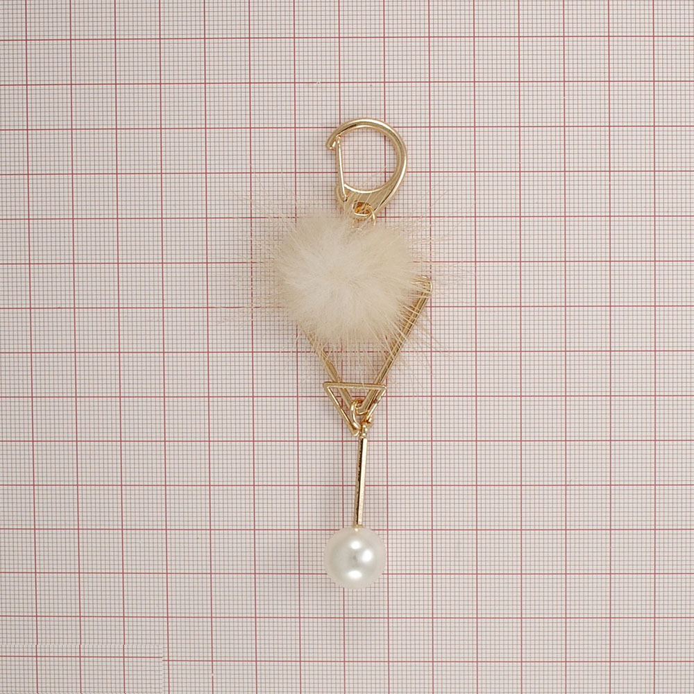 Подвеска металлическая с мехом 2 Треугольника 4*10,3см, золото, бежевый мех и белый жемчуг, шт. Подвески