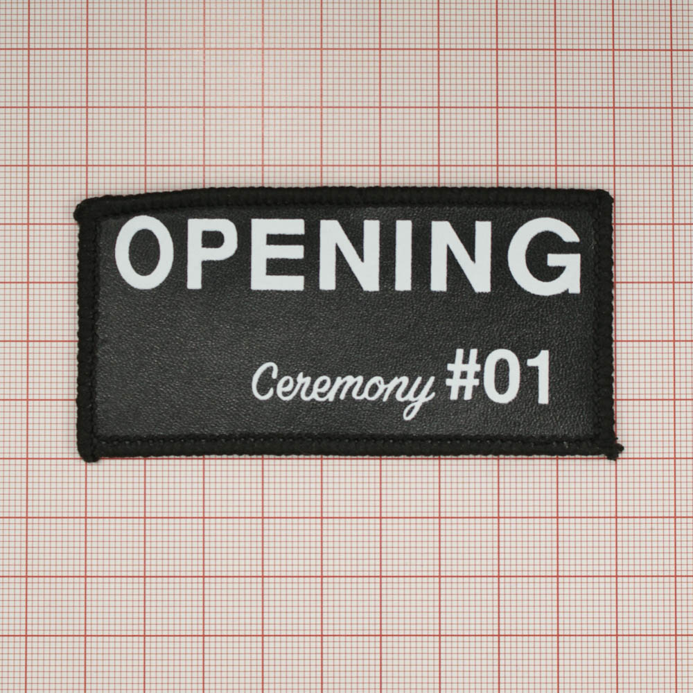 Нашивка кожзам Opening ceremony #01 5*10см, черный фон, белые буквы, черный оверлок, шт. Нашивка Кожзам