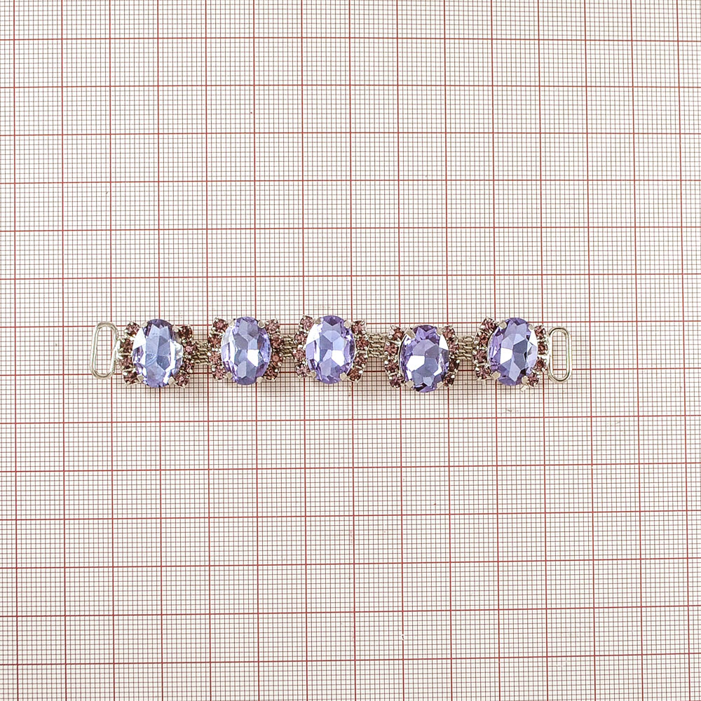 Укр.стекл.  9901 перетяж. 9,5*1,2см NIKEL (овал), 8 мелк.СИРЕНЕВ.камни, 5крупн.т-сиренев.овал.камня. Перетяжка металл со стразами