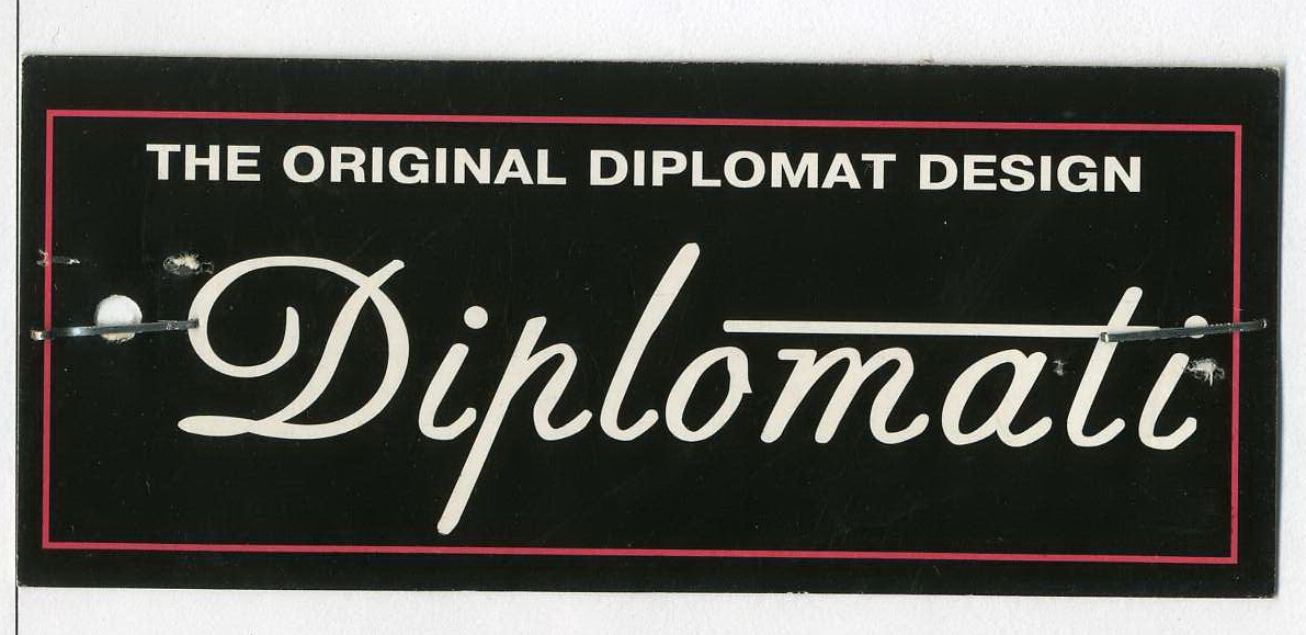 Этикетка бумажная Diplomati  черная. Этикетка бумага