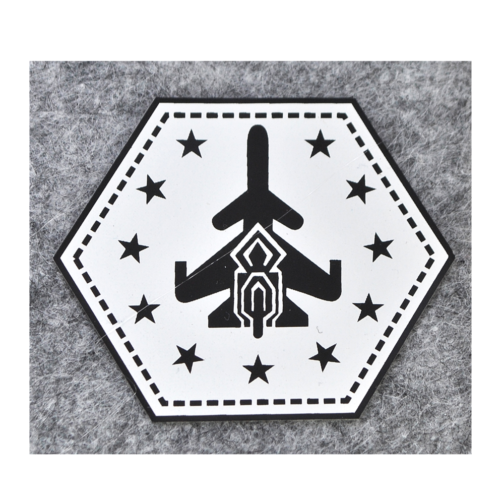 Термоаппликация резиновая Истребитель 45*55мм, шестиугольная, звезды бело-черная, шт. Термопереводки Резиновые, Термопленка