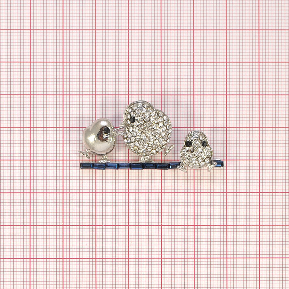 Брошь Птичка и Птенцы NIKEL, белые и черные камни, шт . Броши