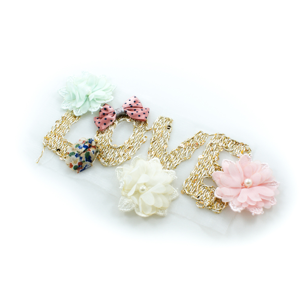 Аппликация вязаная LOVE буквы Три Астры 21*9см бело-золотая, светло-салатовый, светло-розовый, розовый бант в синий горошек, шт. Аппликации Пришивные Кружевные Вязаные