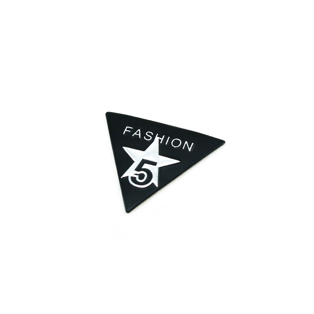 Лейба пластик FASHION 5 звезда треугольник 3*2,5см черный, серебро, шт. Лейба кожзам, нубук