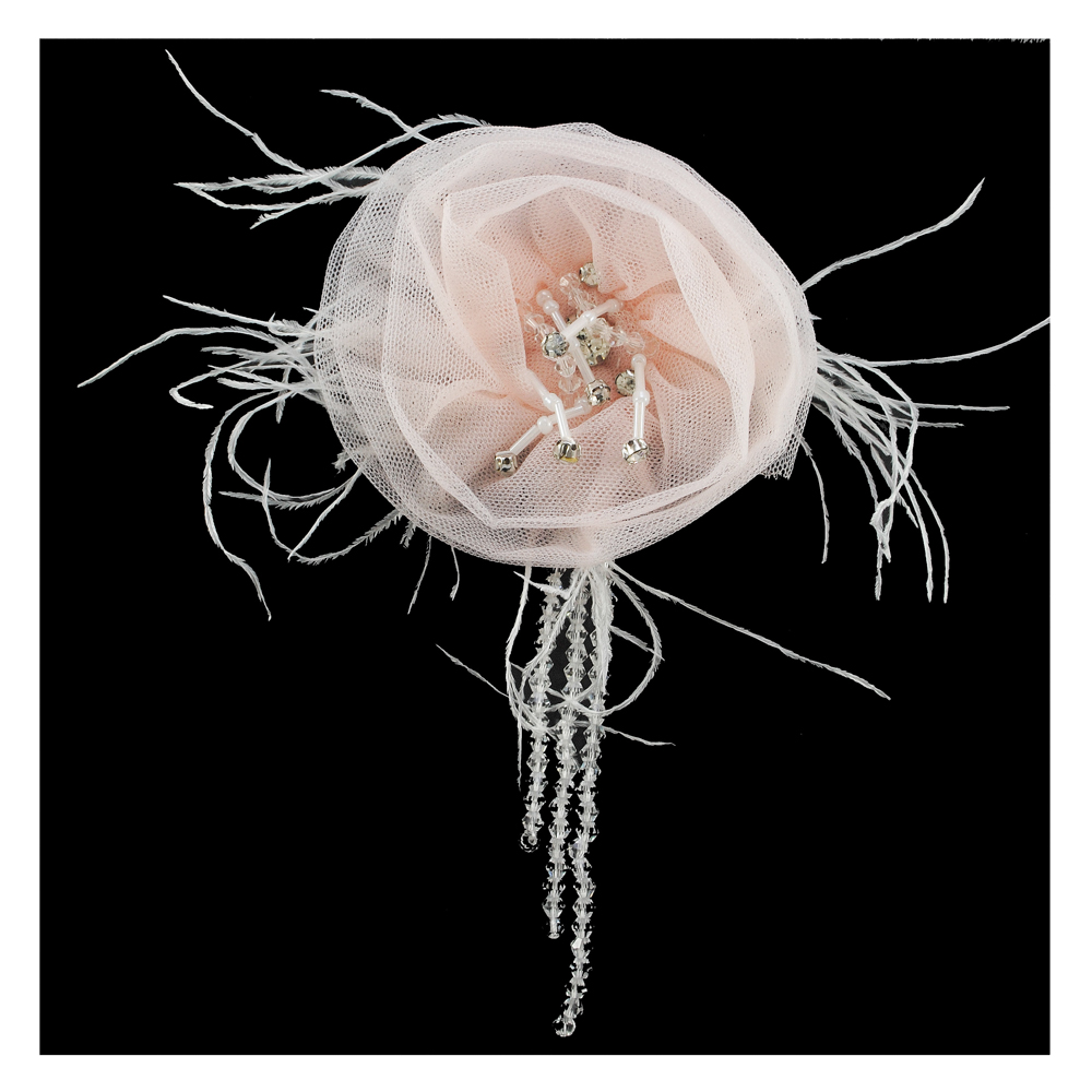 Аппл. тк. цветок с подвеской, 10*10см фатин, стразы, роз., шт.. Аппликации Пришивные Цветы Банты