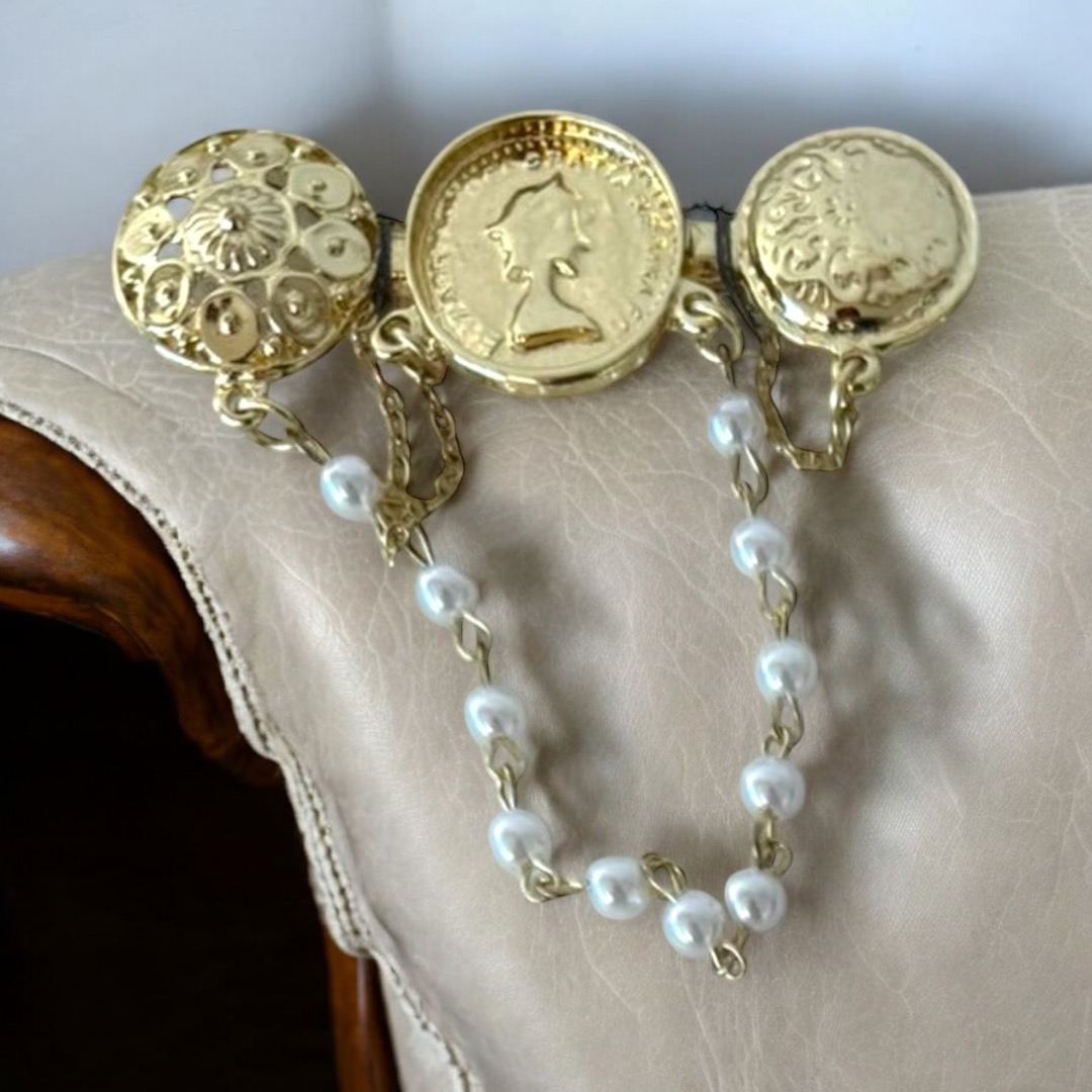 Булавка, 7см., золото, бусины белые, цепь, шт. Булавки