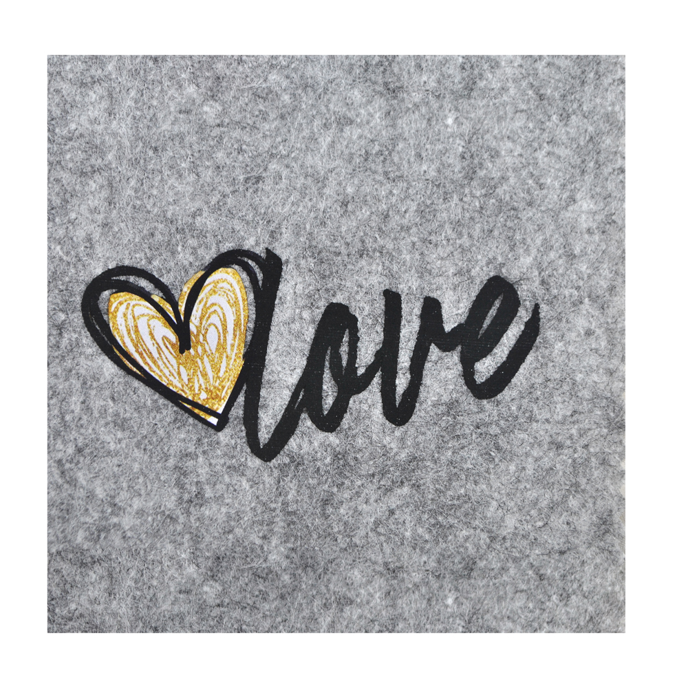 Термоаппликация Love №22-12 (золотое сердце) 4*8,5см, шт. Термопереводки Сердца и Губы