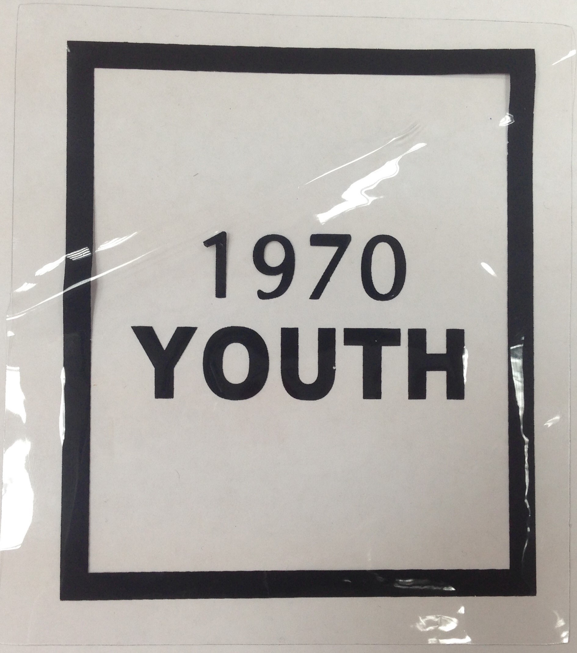 Аппликация клеенка пришивная прозрачная Youth 8*9см черный лого и рамка, прозрачный фон, шт. Аппликации Пришивные Резина, Силикон