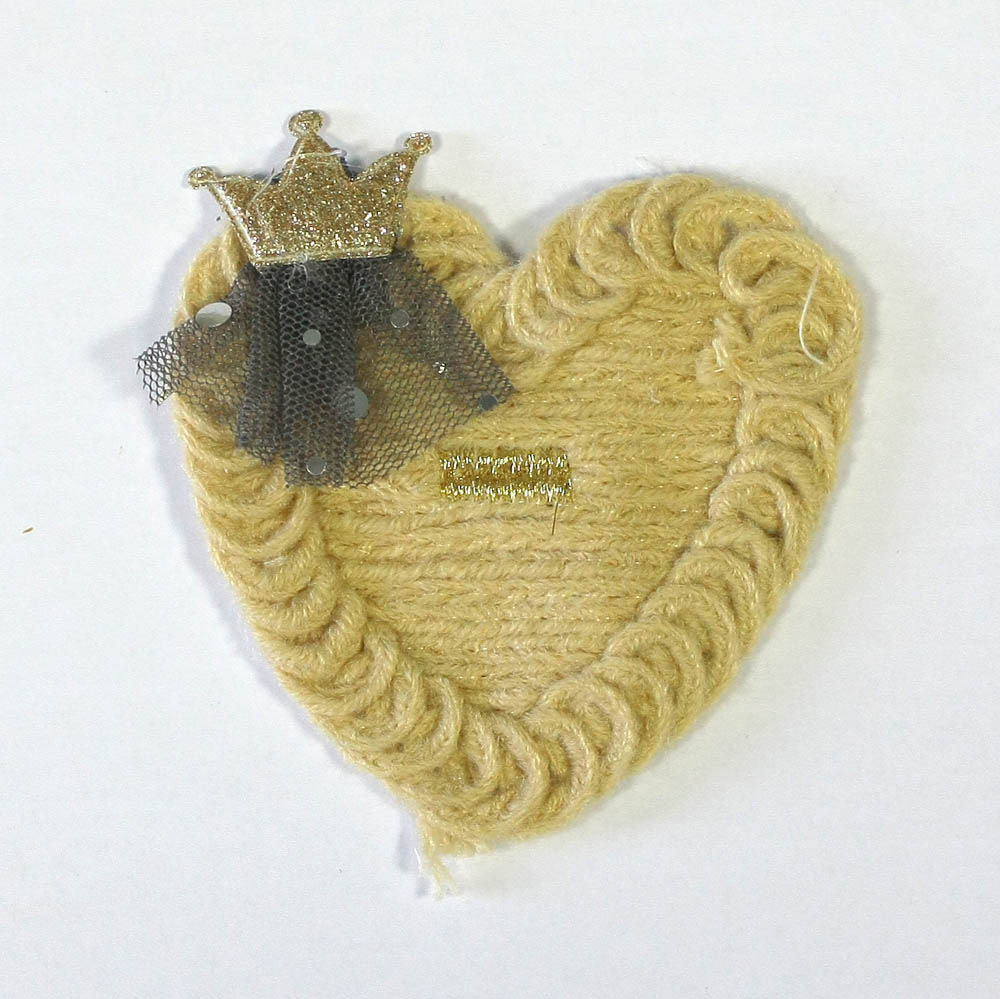 Аппликация вязаная пришивная Сердце Корона 7,5*7,5см бежевая, серая, золотой люрекс, корона золотой глиттер, шт. Аппликации Пришивные Кружевные Вязаные