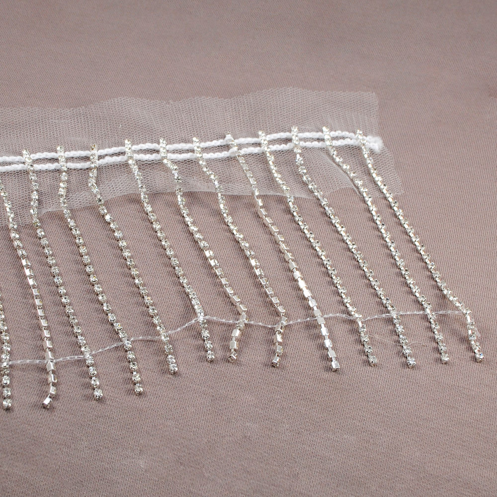 Бахрома из страз на сетке, белая основа, никель, бел.камни, 10см, ярд. Тесьма из страз