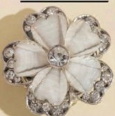 Украшение для пуговицы Цветок, камень белый, перломутр. шт. Украшение для пуговицы
