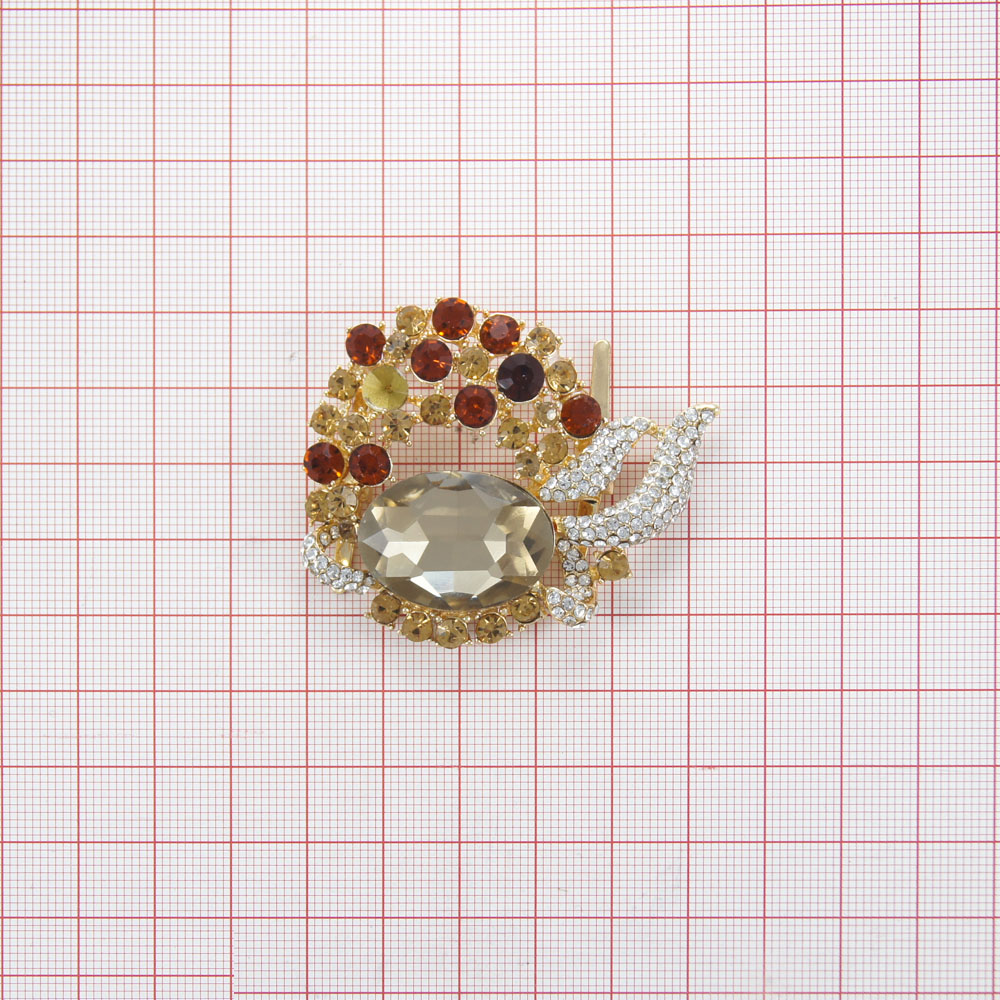 Краб металл Брошь Кувшин 5,2*4,5см GOLD, светлый топаз, темный топаз, белые камни. Крабы Металл Геометрия Декор