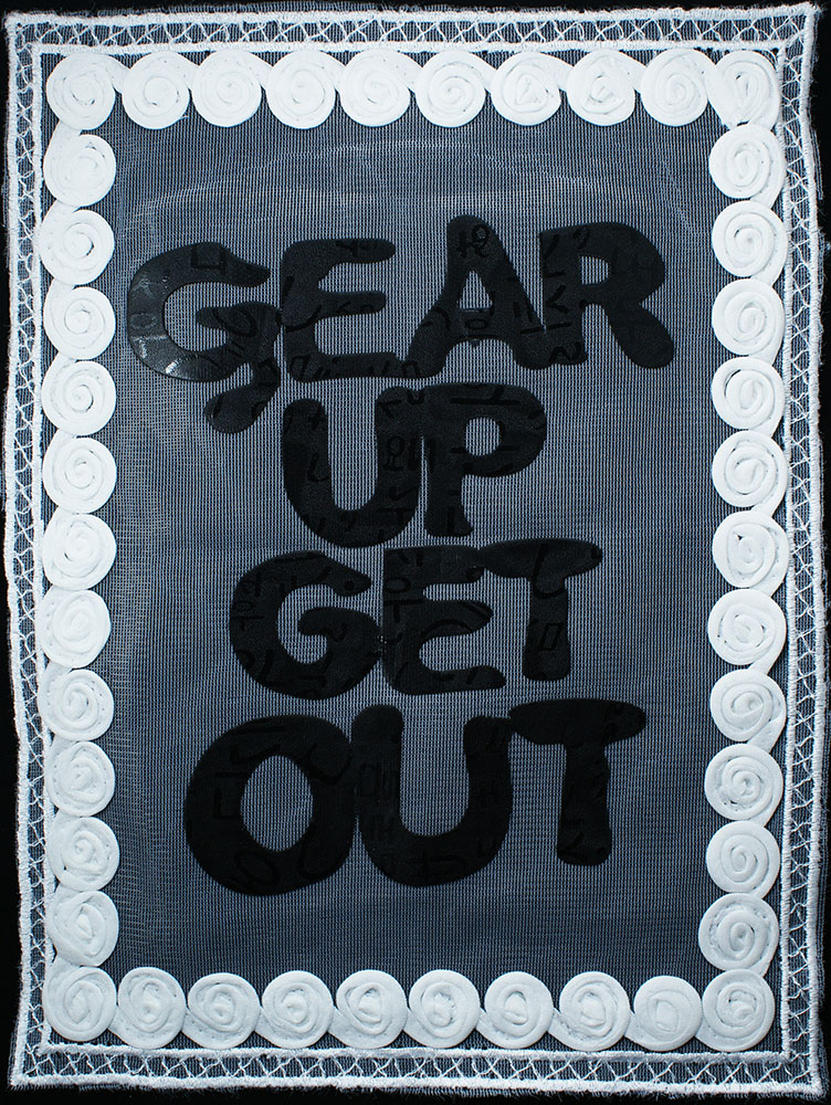 Аппликация пришивная Рамка GEAR UP GET OUT 21*28см, органза, рамка - лента белая, черный рисунок, шт. Аппликации Пришивные Постер