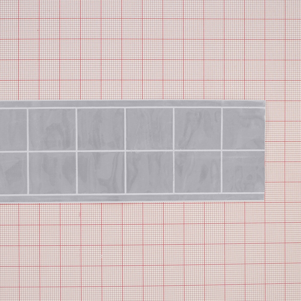 Тесьма клеенка светоотражающая Квадраты, 5см серебряный, ярд. Тесьма