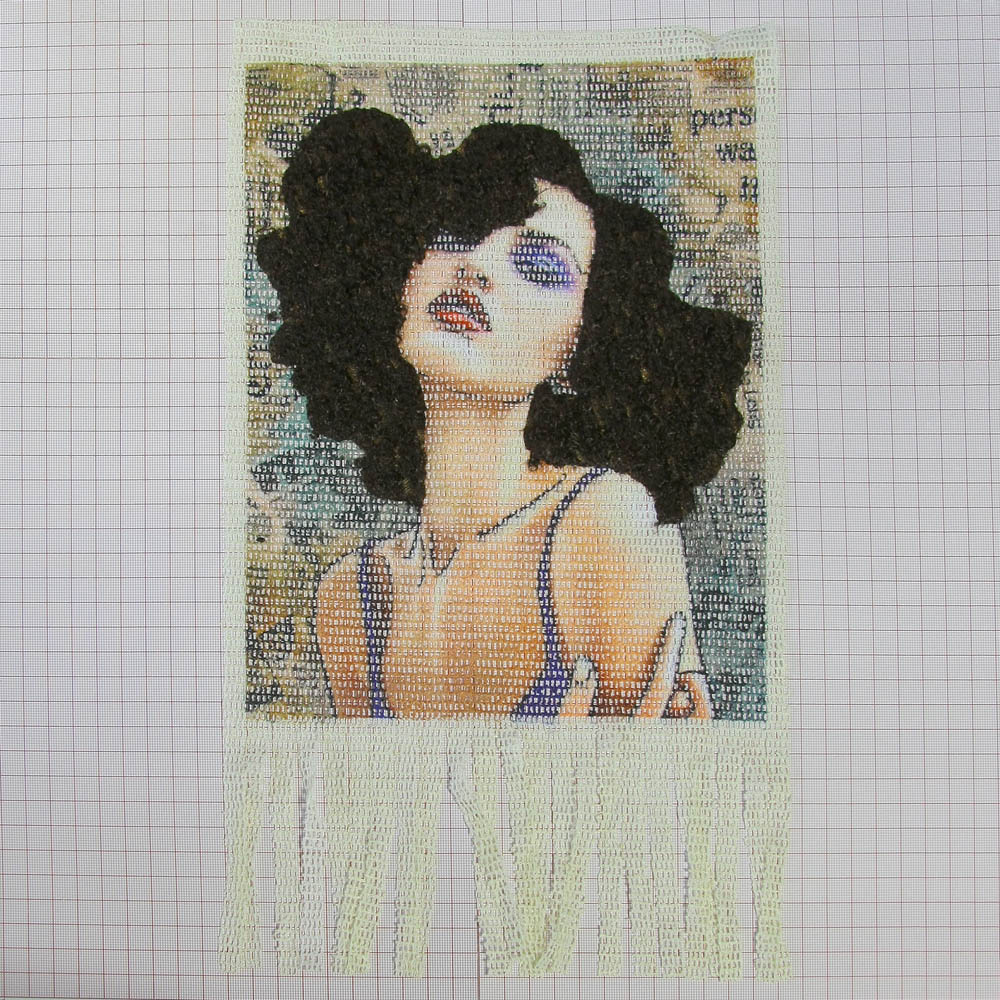 Аппликация пришивная Am6359 Девушка плечо 22*38,5см белая-порезаная, цветной рисунок, шт. Аппликации Пришивные Постер