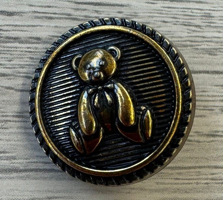Пуговица метал. круглая Мишка. 20 мм, черн, золото, шт. Пуговица Металл