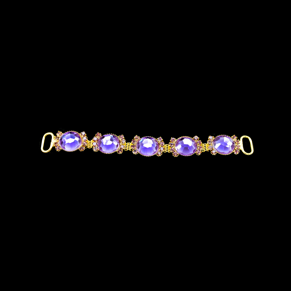 Укр.стекл  9901 перетяж. 9,5*1,2см GOLD (кругл.), 8 мелк.СИРЕНЕВ.камни, 5 крупн.сиренев.кругл. камня. Перетяжка металл со стразами