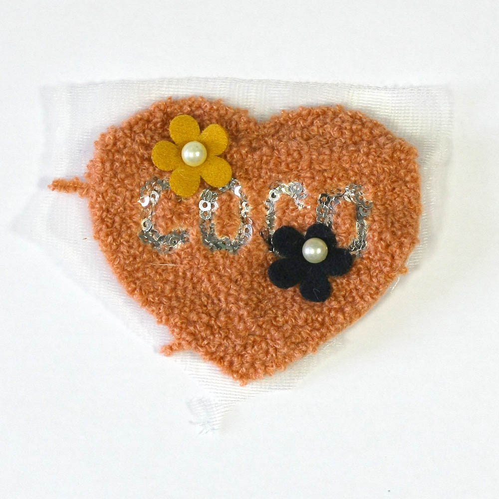 Аппликация вязаная пришивная Сердце COCO 6,5*7,5см розовая, пайетки серебро, 2 цветка, белый жемчуг, шт. Аппликации Пришивные Кружевные Вязаные